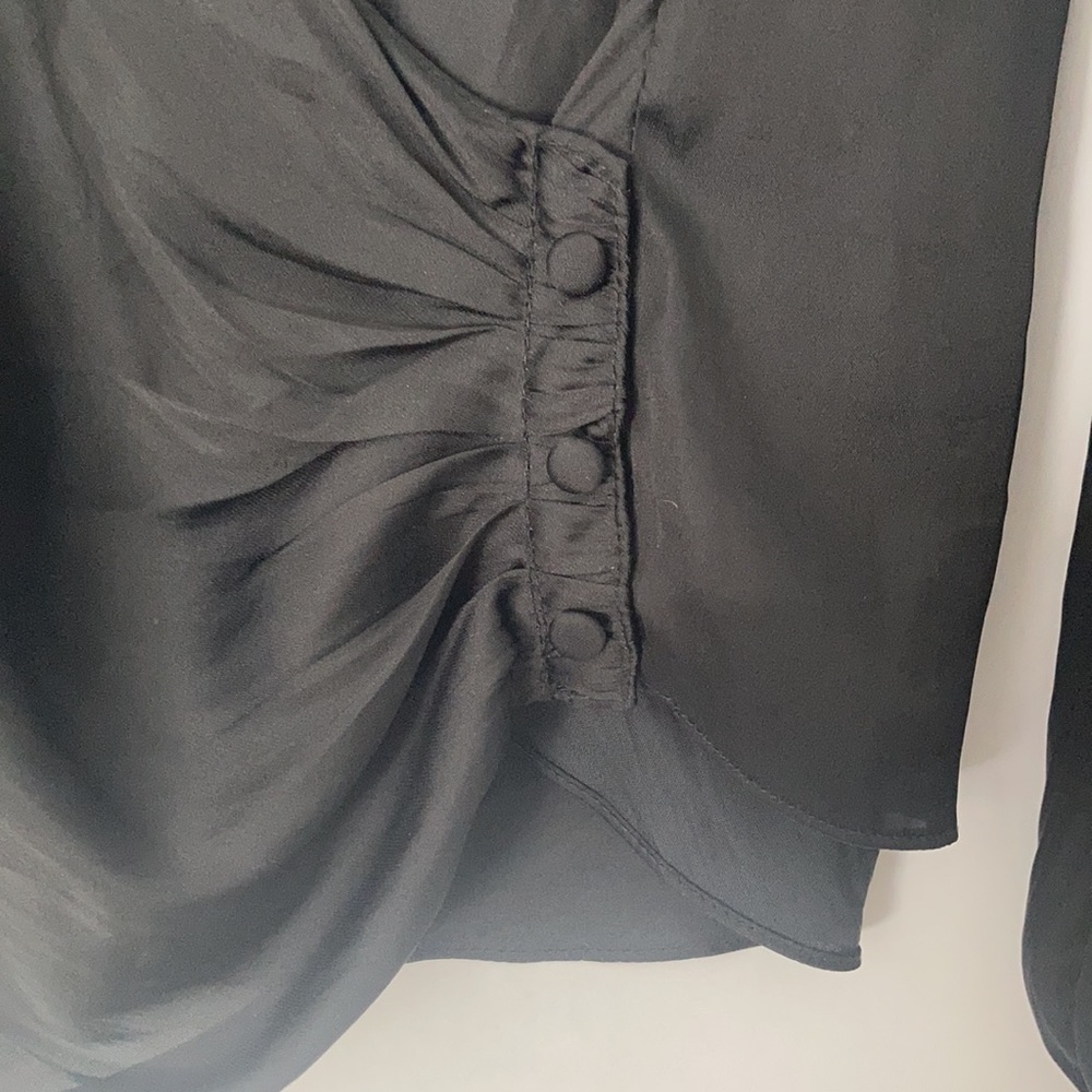 H&M top. - Picture 3 of 6